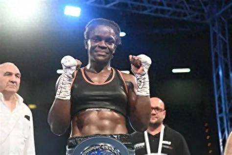 11月7日博洛尼亚之战：意大利拳手帕梅拉·努乔·萨瓦冲击双冠王