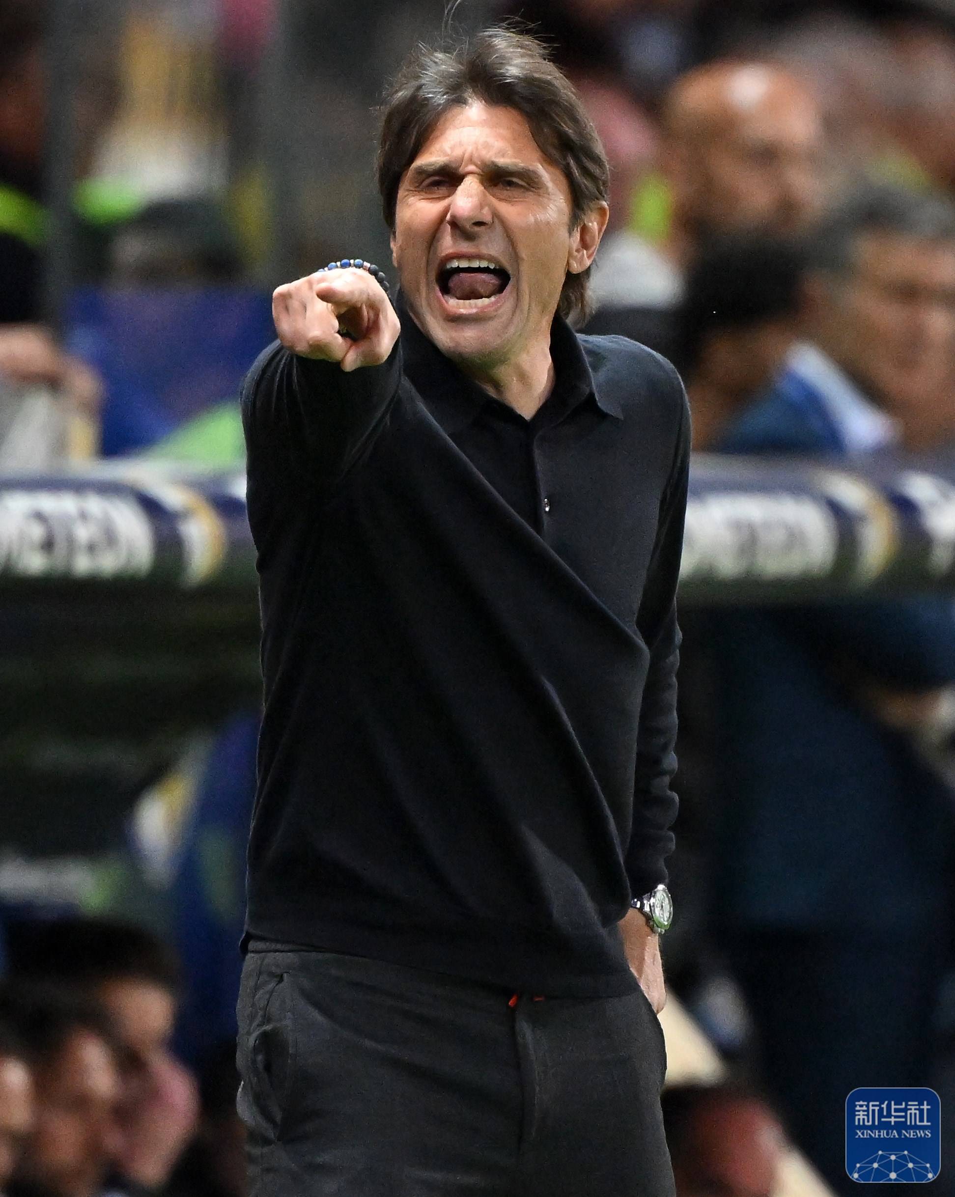 足球 | 意甲：那不勒斯平帕尔马