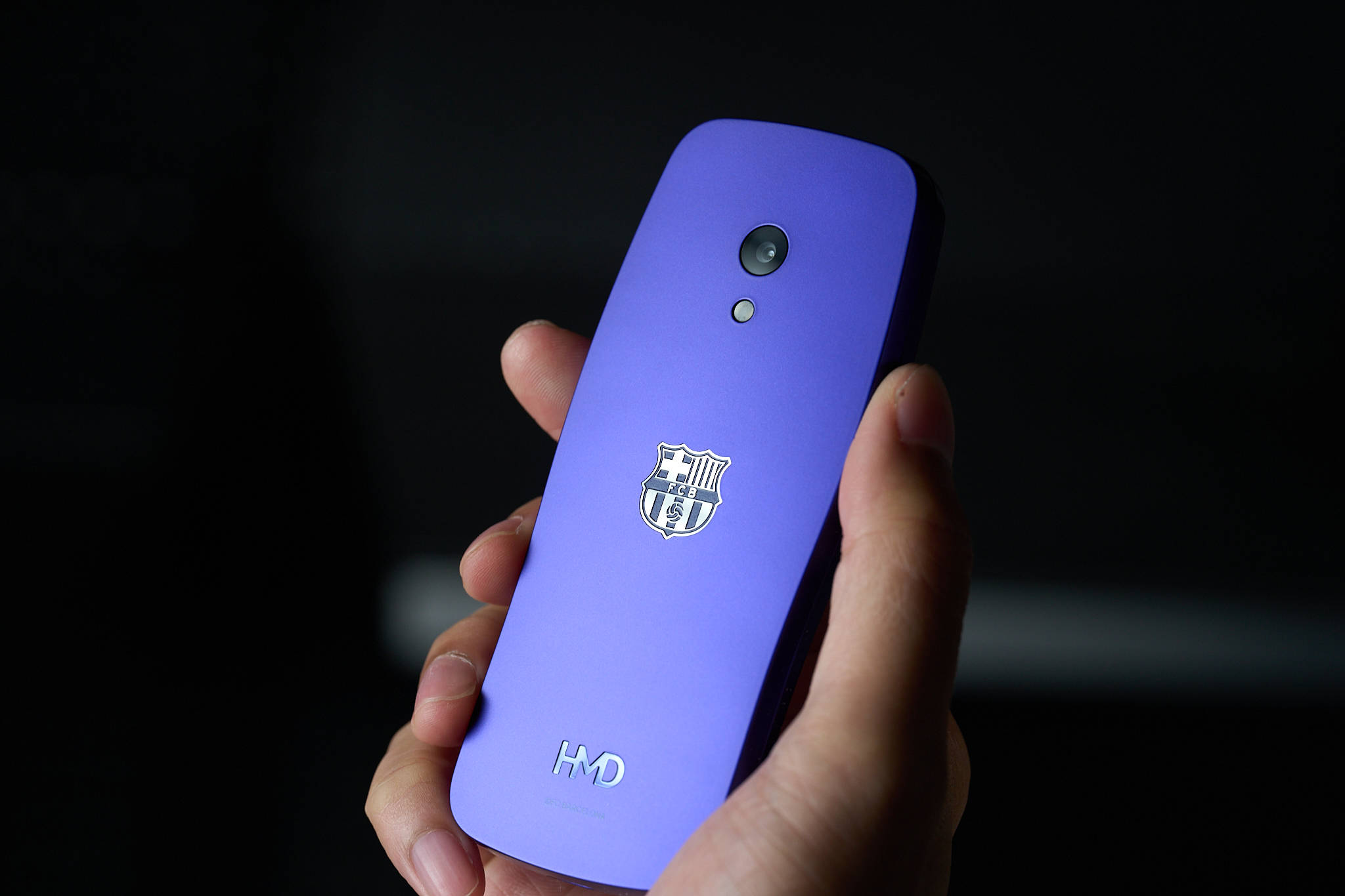 HMD3210巴塞罗那定制版上手：功能机都带 AI 助手了？