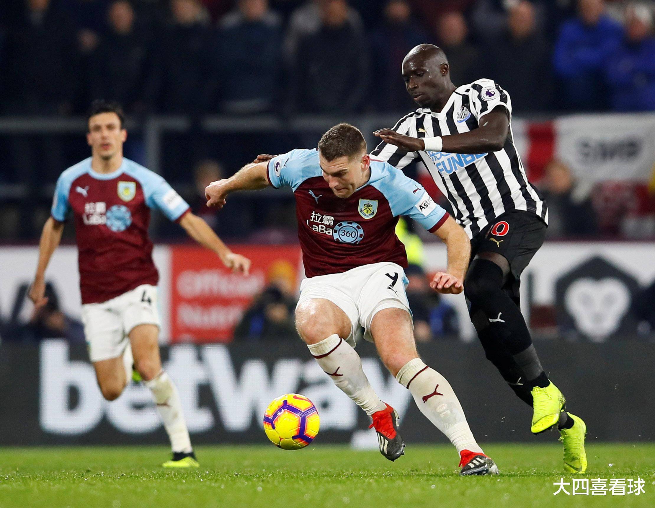 英超激战！伯恩利能否爆冷击败热刺？