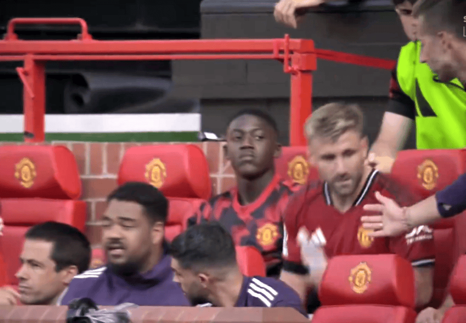 B费已第3次拒绝沙特，今夏不离开曼联！曼联若卖新帝星或签巴莱巴