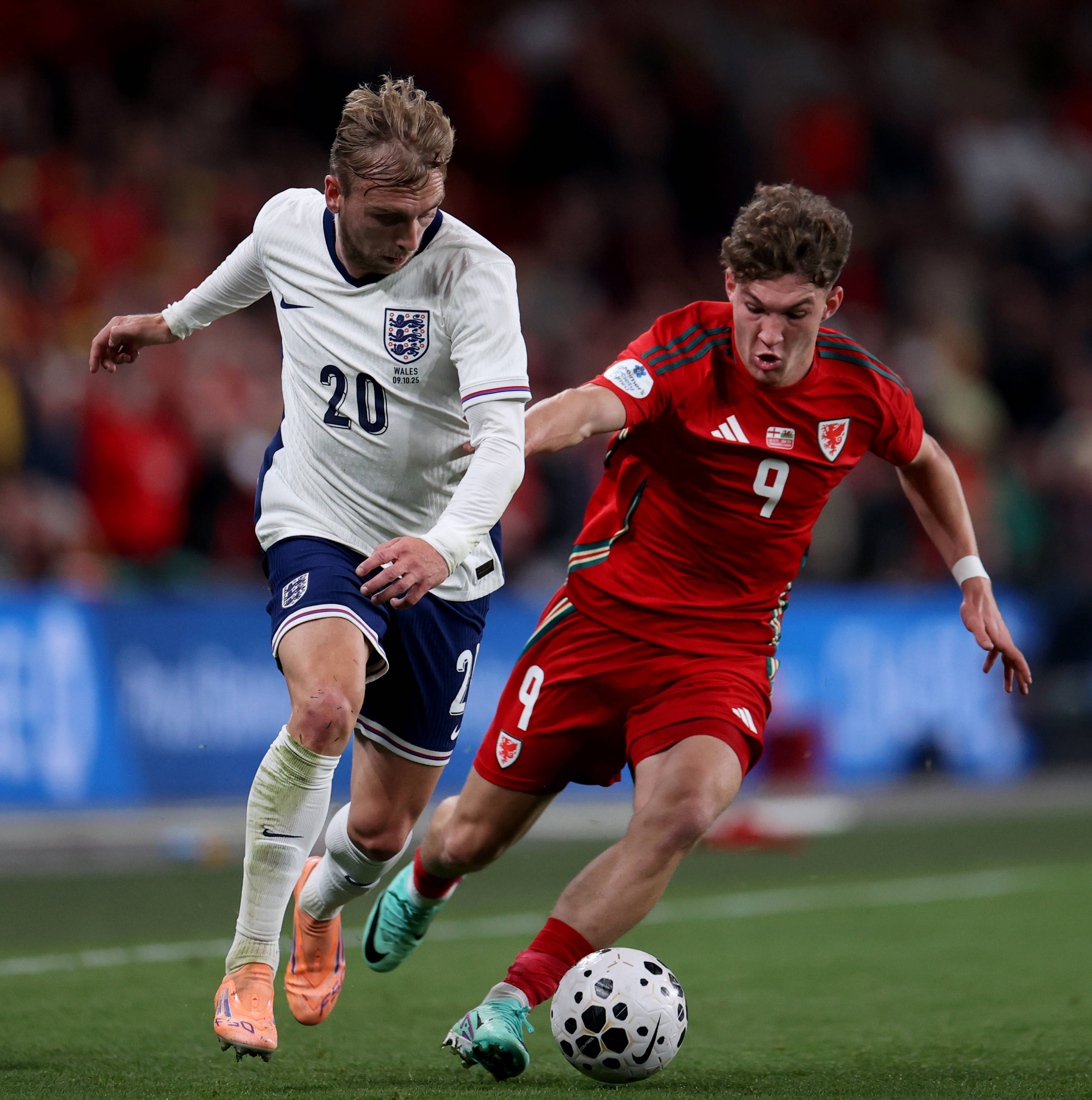 (体育)足球——热身赛:英格兰胜威尔士