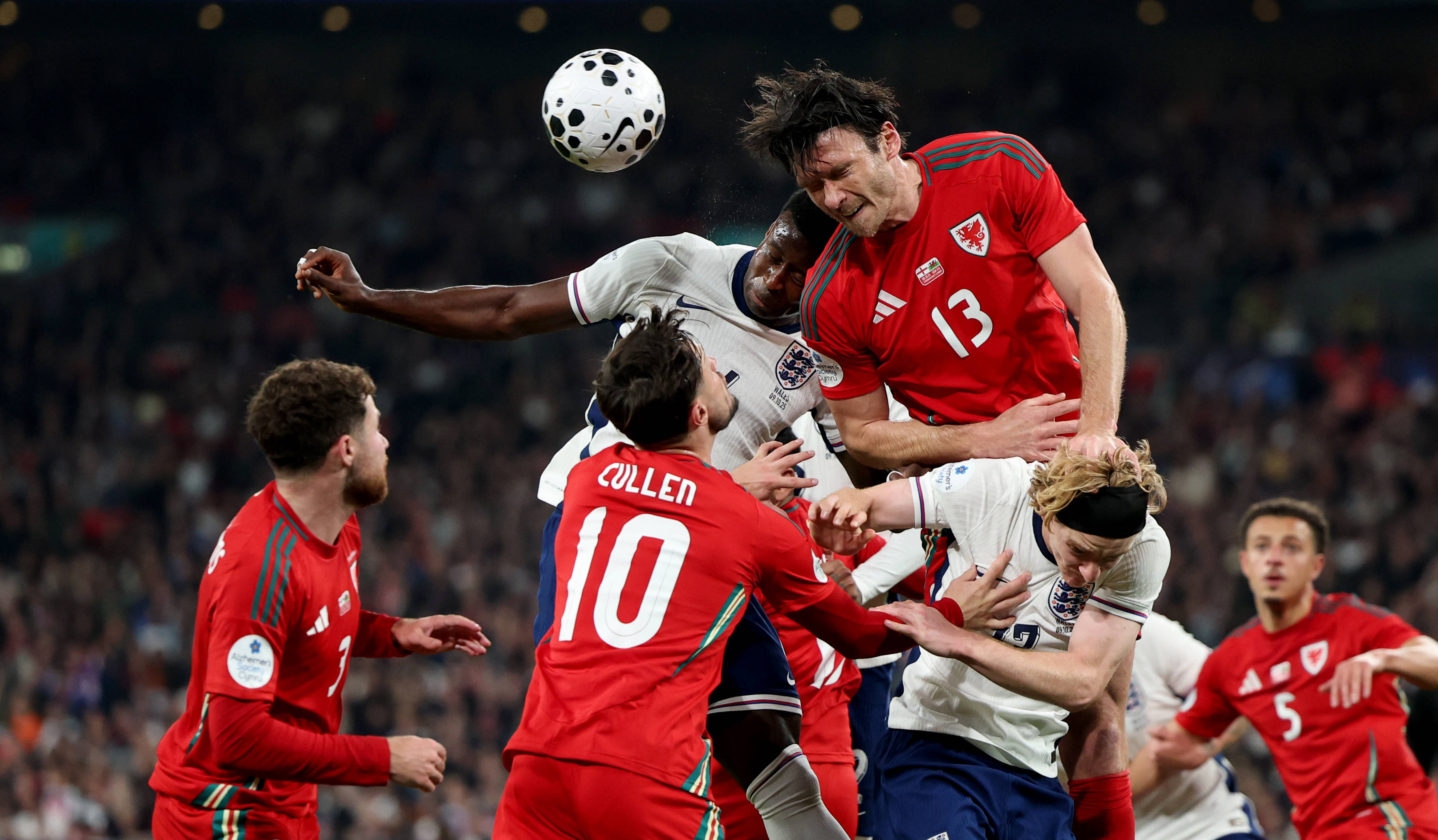 （体育）足球——热身赛：英格兰胜威尔士