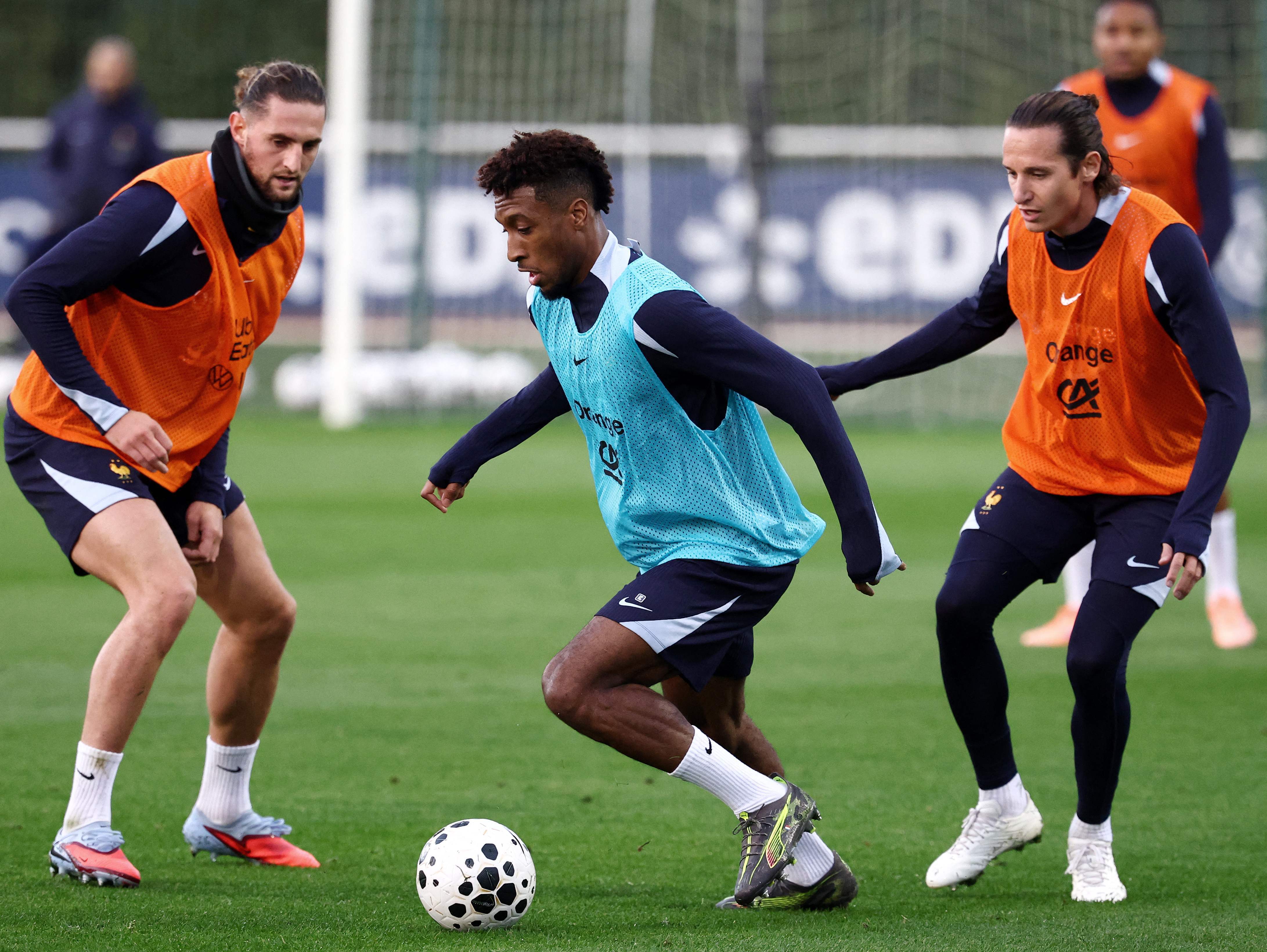 （外代二线）足球——世预赛：法国队备战