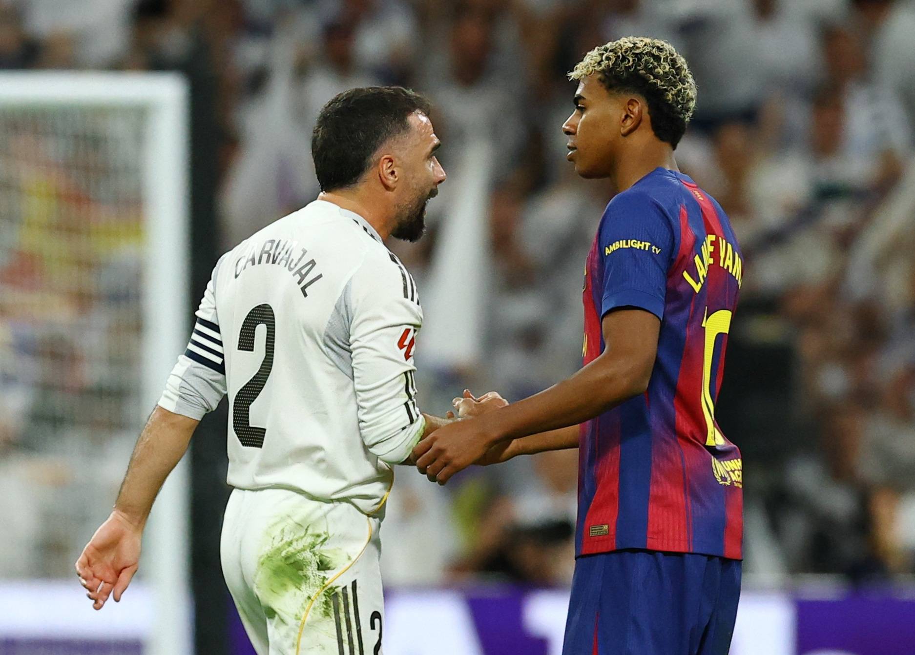 巴萨队友力挺亚马尔,佩德里库巴西取关卡瓦哈尔,西班牙队内讧?