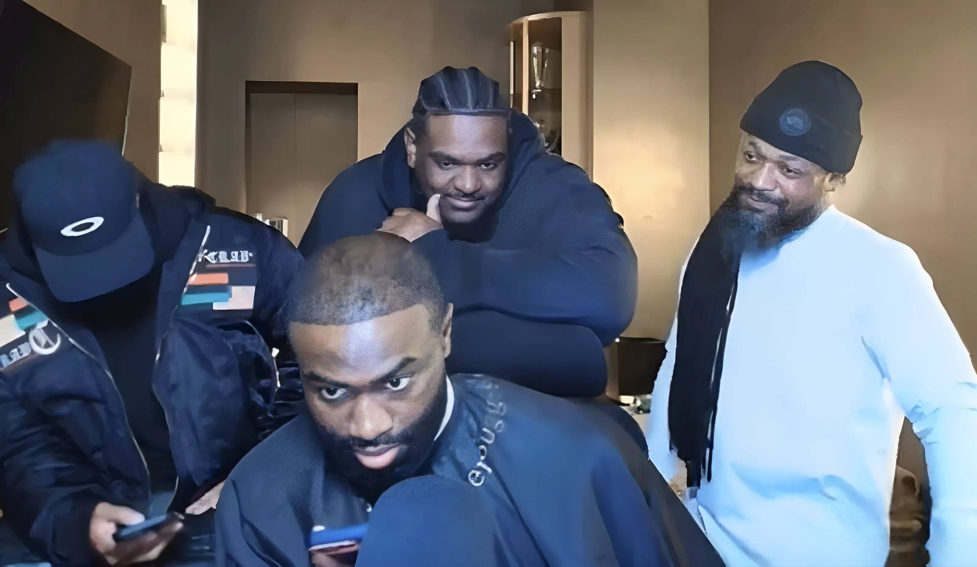 杰伦布朗直面发型问题！留语音问詹姆斯，是否该去土耳其做植发！