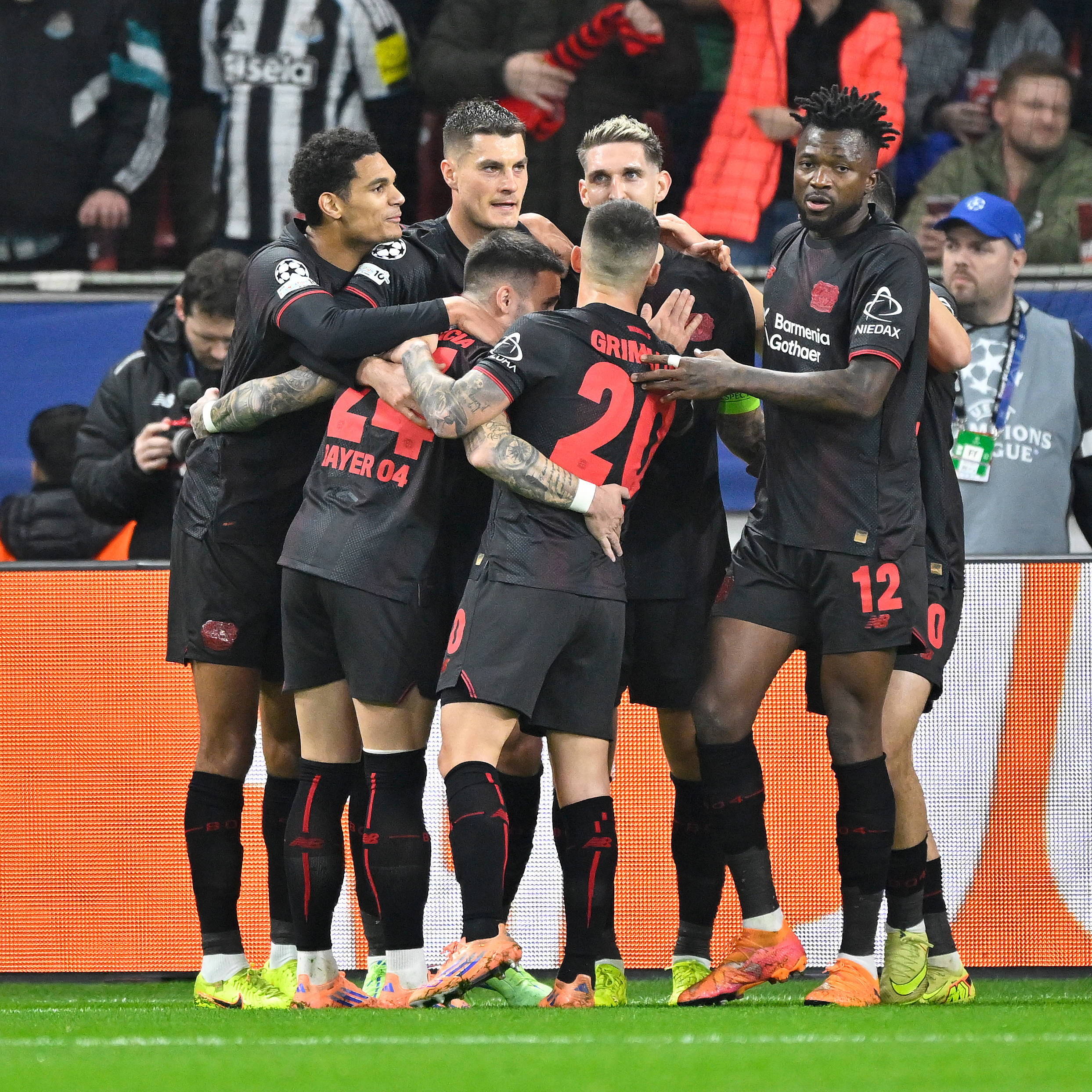 （体育）足球——欧冠：勒沃库森平纽卡斯尔联