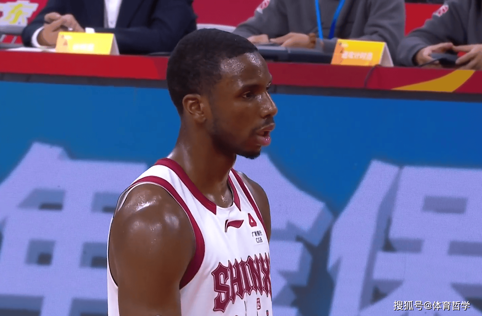 严惩迪亚洛！挑衅球迷+数钱动作 篮球专家：坐等CBA公司罚单