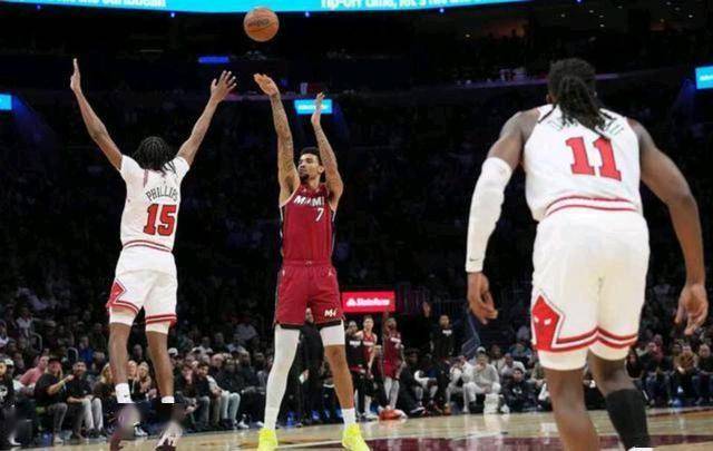 多苏穆29分8篮板9助 NBA常规赛芝加哥公牛125-118迈阿密热火