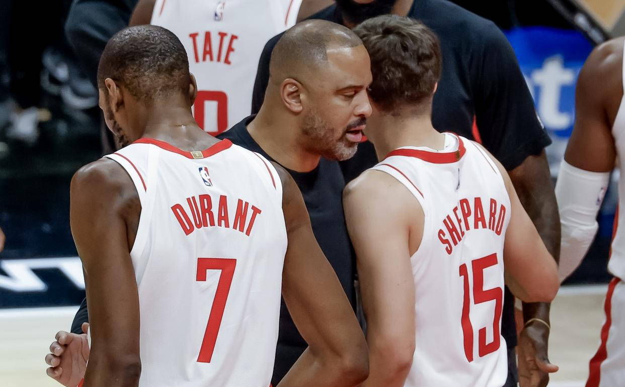 哈登引发连锁效应，火箭孤注一掷，小卡或离开，小托马斯拟加盟休斯顿？